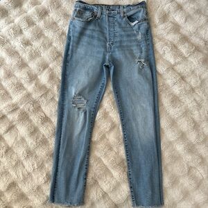 Levi's Wedgie Straight High-Rise Distressed Jeans size 29